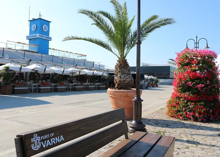 Lägenhet Sea Port Celebrity - Lets4holiday Varna